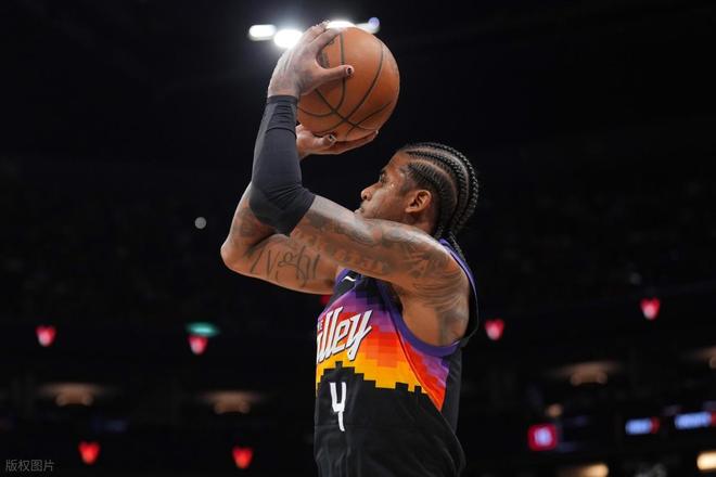 威少三双创生涯篮板纪录 超越年龄限制登顶最佳