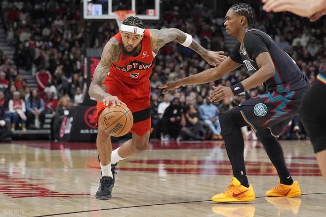 弗拉格27+6+10力压众星当选今日最佳球员