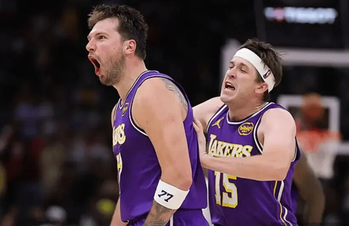 湖人客场双杀火箭豪取七连胜 詹姆斯东契奇联手