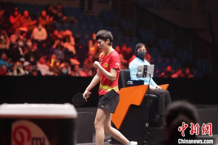 王曼昱首秀告捷 3-1力克韩莹晋级八强