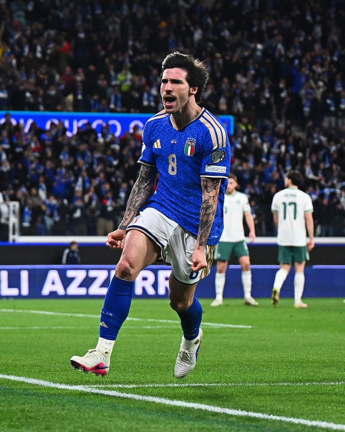 曼联瞄准托纳利中场补强 拜仁曼城竞相关注