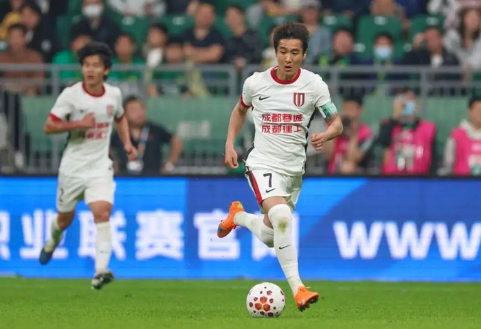 中超第5轮焦点战：成都蓉城逆转国安登顶，云南