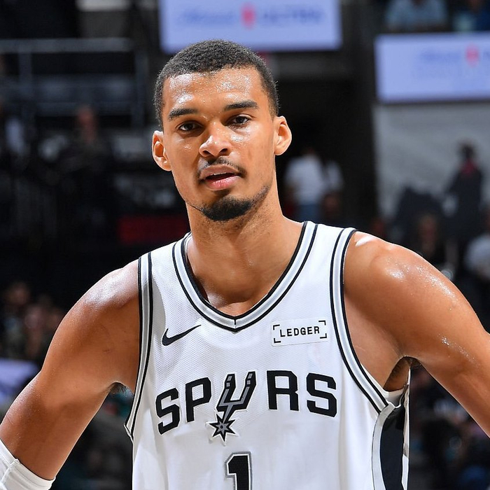 文班亚马肋骨挫伤对阵开拓者出战成疑 马刺信心